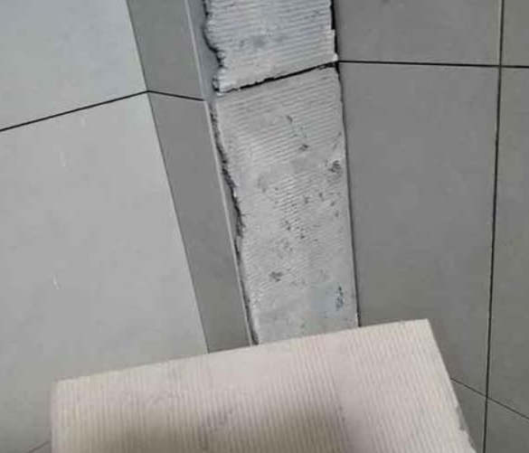 察隅瓷砖空鼓维修公司分享下厨房瓷砖脱落的补救措施。